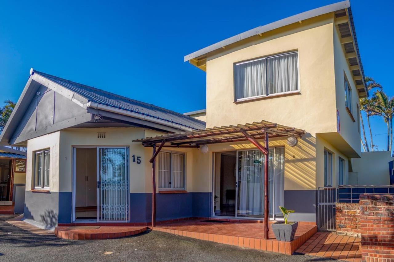 15 @ Porter Guesthouse Port Shepstone Exterior photo